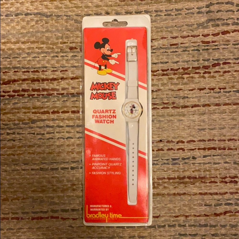 VINTAGE Mickey Mouse Quartz Fashion Watch